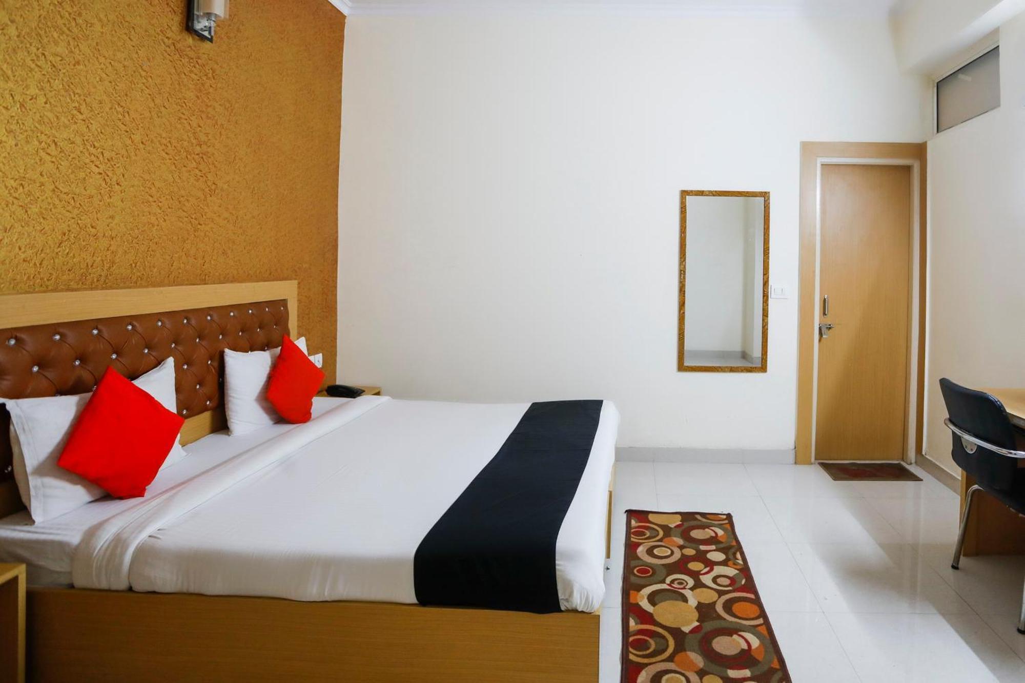 Diamond Imperial Hotel Noida Exterior photo